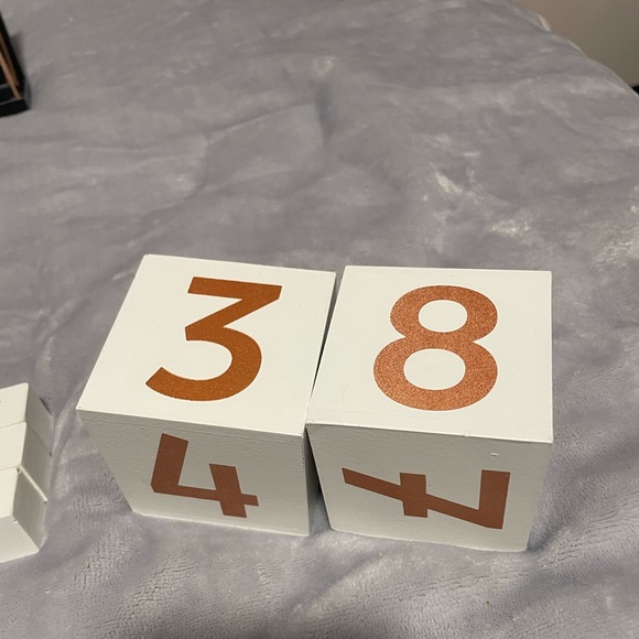 Wooden block desk calendar - Picture 7 of 8